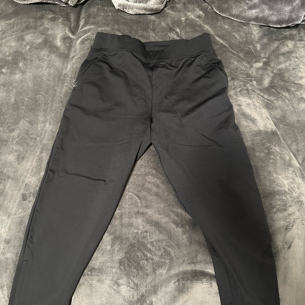 RYU black joggers medium